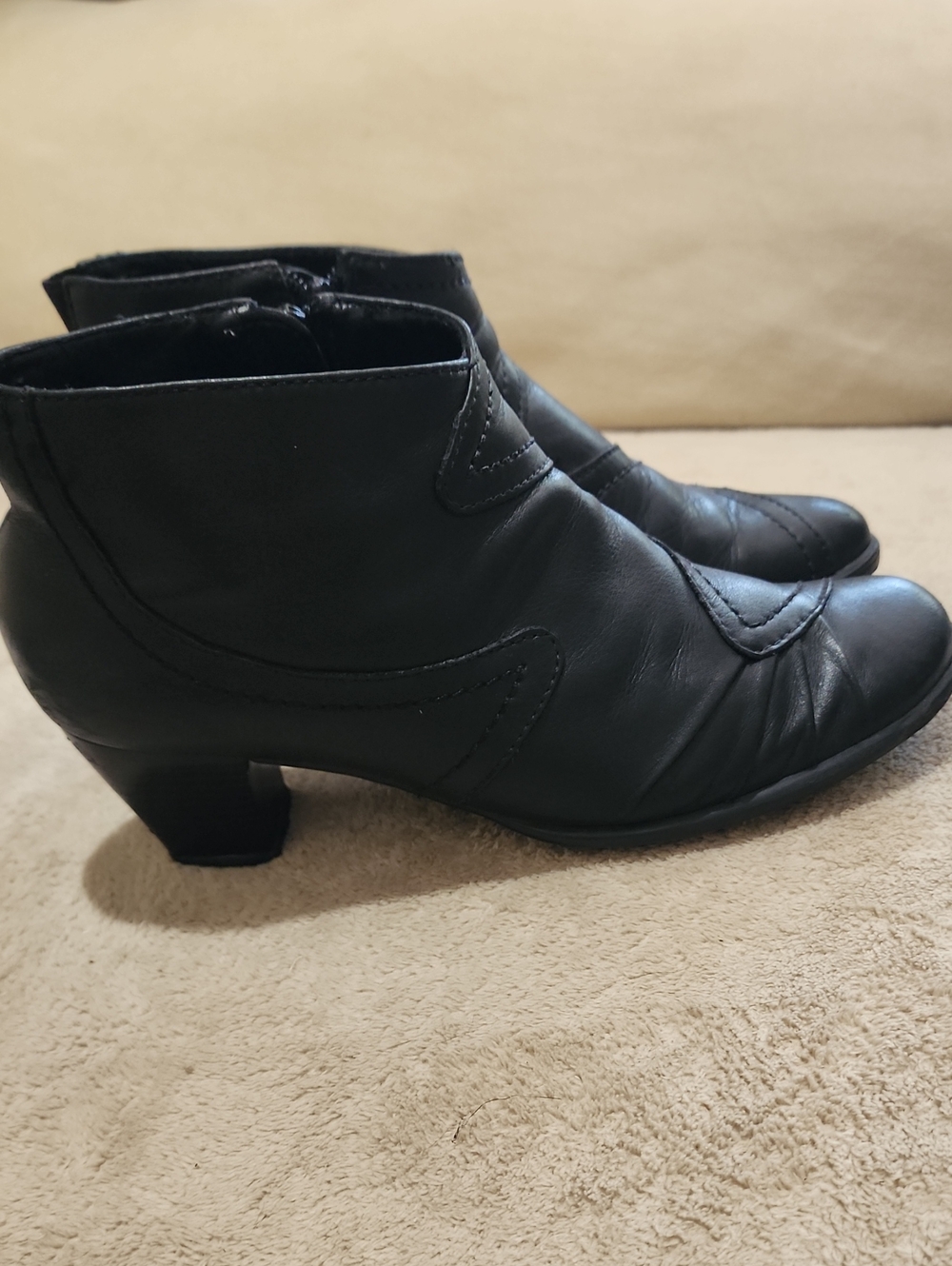 Ara Black Leather Ankle Booties with Side Zipper Women’s US Size 8 / ARA 5.5 G.